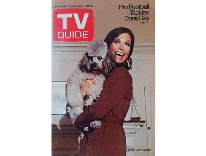 1970 TV Guide & 'The Name of the Game' photo, autographed by Laurie Prange