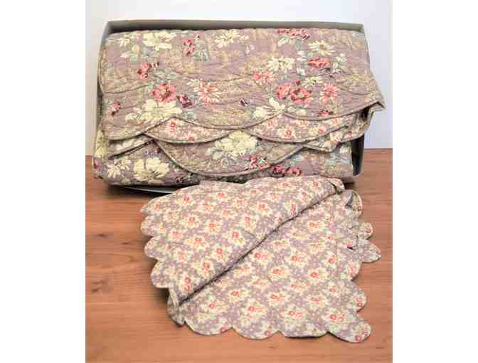 Hand Quilted Queen Coverlet with 2 Euro Shams