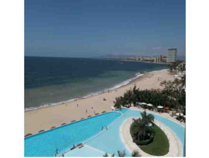 Puerto Vallarta Luxury Condo - week 1