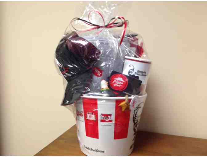 $150 Yum! Brands Gift Basket w Taco Bell and Pizza Hut Gift Cards - Photo 1