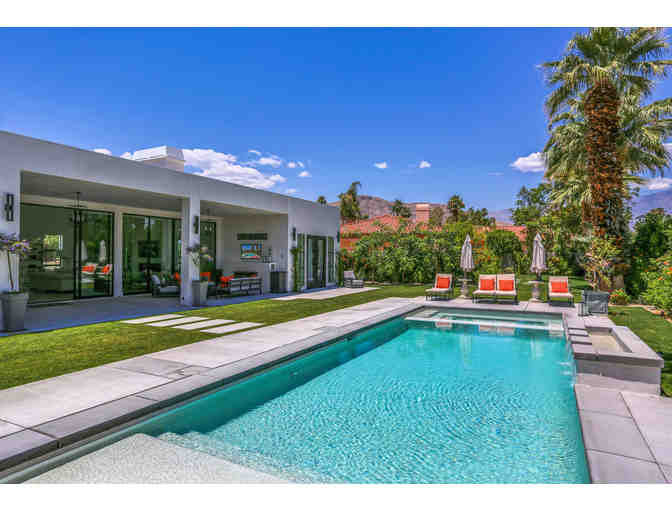 Palm Springs 4 bedroom Modern Paradise- July 2-4 2021