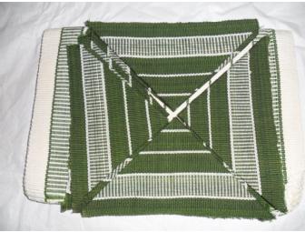 GREEN AND WHITE SIX PIECE PLACEMAT/NAPKIN SET