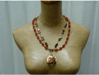 'FANS' NECKLACE AND EARRINGS