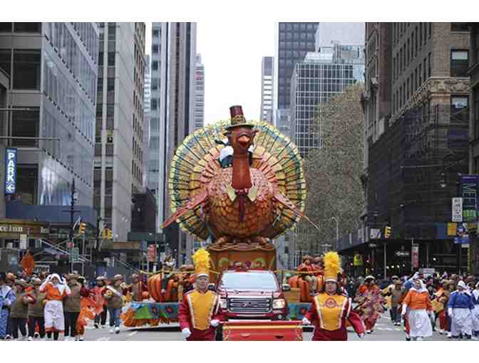 Bucket List Macy's Thanksgiving Day Parade in NY City
