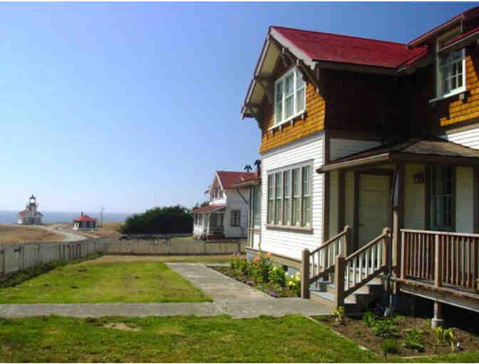 Lighthouse Keeper's Home 2-Night Stay on Mendocino Coast