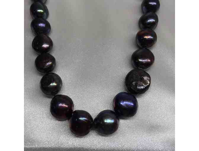 Black barroque Pearls Necklace     Reduced opening bid and buy now amt