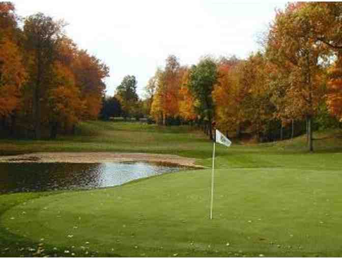Golf Getaway for 12 at the Glenmoor Villa, overnight with two rounds of golfing!