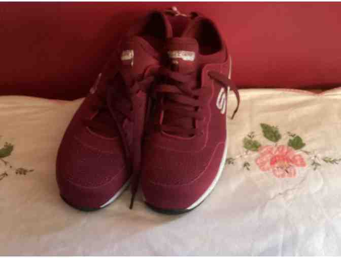 Sketchers Sneakers - Photo 1