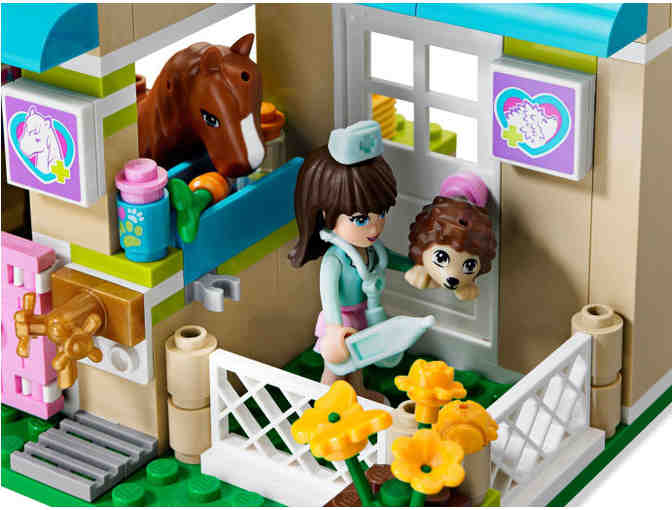 LEGO Set: 'Heartlake Vet'