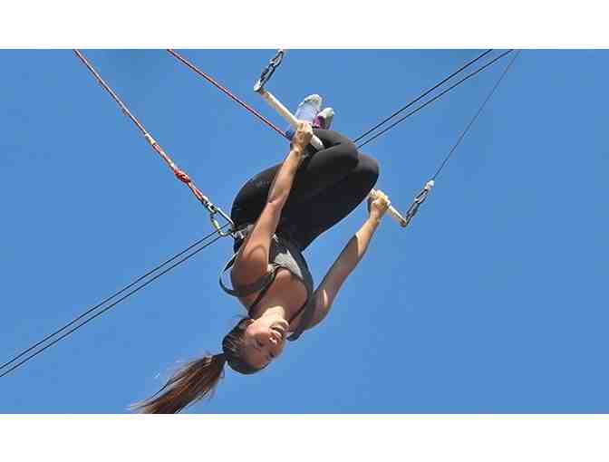 TSNY Trapeze School- Flying Trapeze lesson - Photo 3