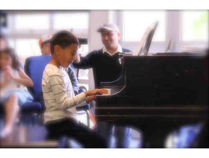 One Month of Group Lessons OR Music FunTime Classes