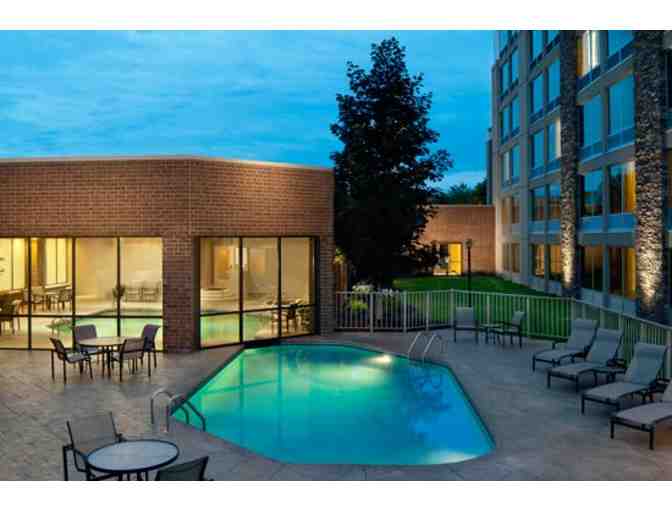 One-Night Stay with Breakfast, Champagne and Strawberries for Two at the Sheraton Ann Arbor Hotel
