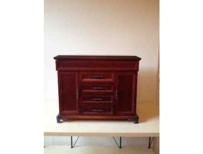 Elegant Jewelry Chest