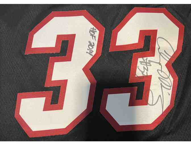 FRAMED Alonzo Mourning Hall of Fame 2014 AUTOGRAPHED Jersey Nike Swingman