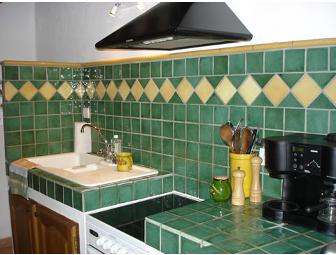 TREASURED TOWNHOME IN THE HEART OF CHATEAUNEUF-DU-PAPE