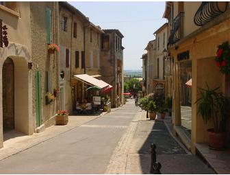 TREASURED TOWNHOME IN THE HEART OF CHATEAUNEUF-DU-PAPE