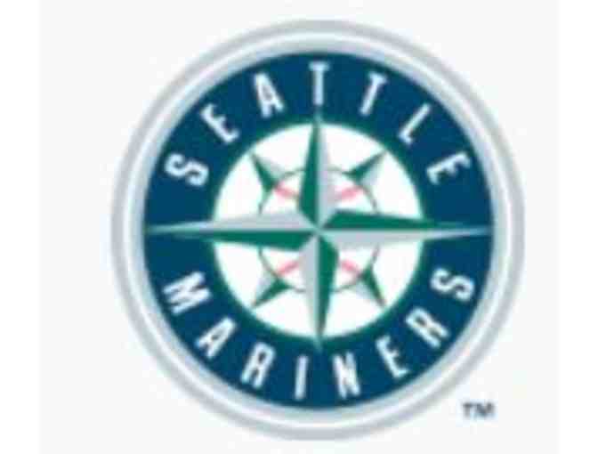 Autographed Baseball by the Mariners' Danny Farquhar