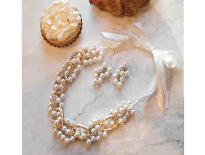 Beautiful Gold and Pearl Necklace with matching Earrings from Plunder