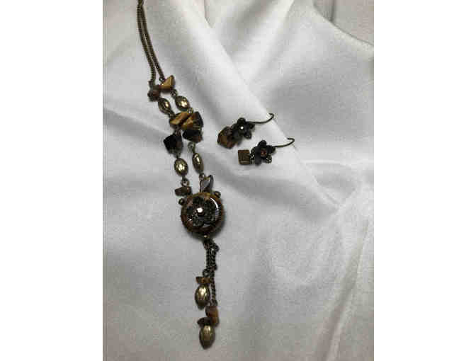 Brown tones necklace and earrings