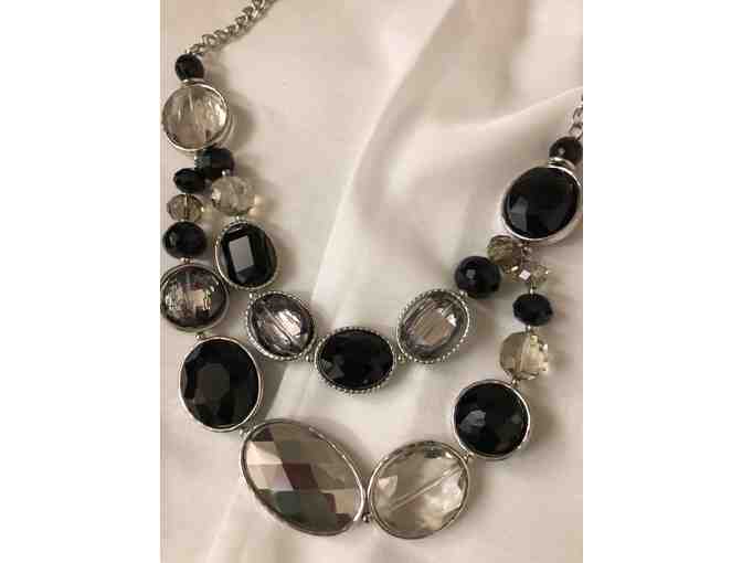 Elegant Black and Smoky coloured Necklace