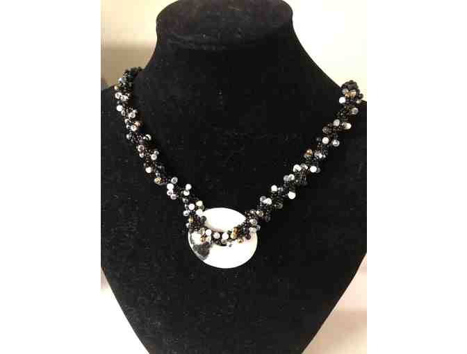 Black Beaded Necklace w white circle