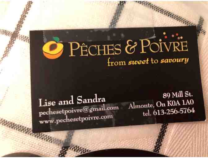 Peches & Poivre Table Cloth and 2 Napkins