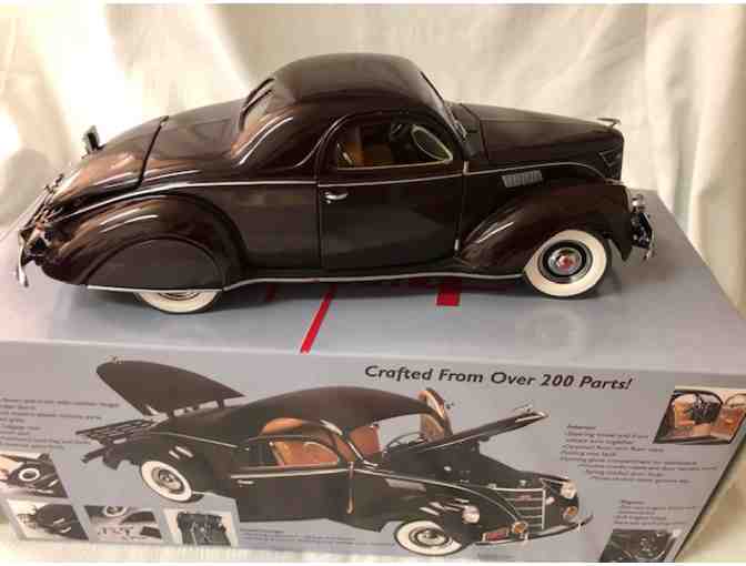 Calling all Signature Model Car Buffs - 1937 Lincoln Zephyr