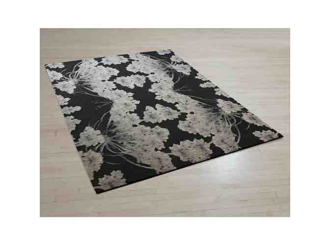 6' x 8' Area Rug - Photo 1