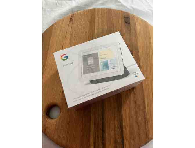 Google Nest Hub &amp; Cutting Board - Photo 1