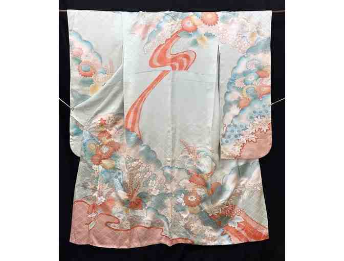 'Subtle Beauty' Kimono