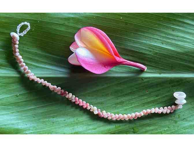 Niihau Shell Bracelet Kahelelani from Shell Dave's