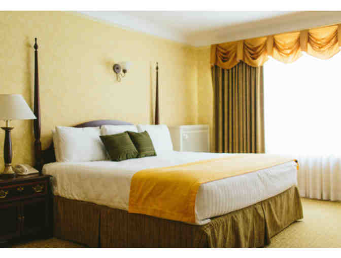 Deluxe Plaza Room Overnight Stay at the Carleton of Oak Park