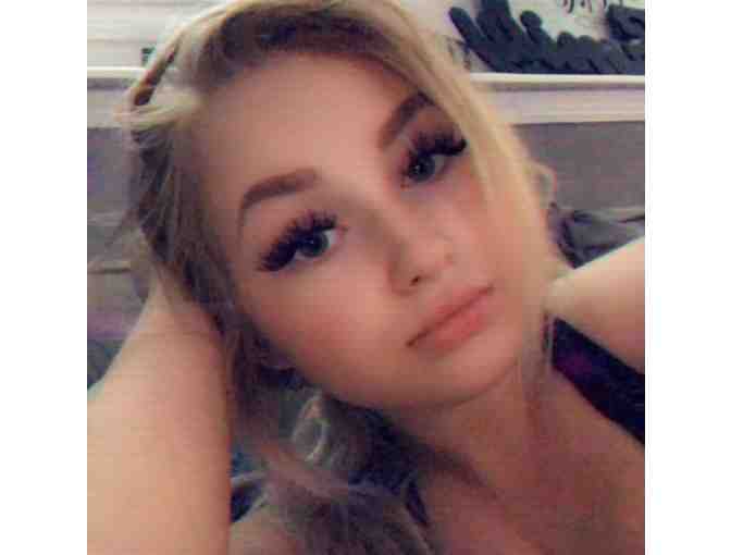 One Set of Classic Lash Extentions