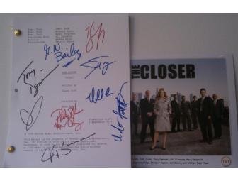 'The Closer' Cast Photo & Cast-Signed Pilot Script