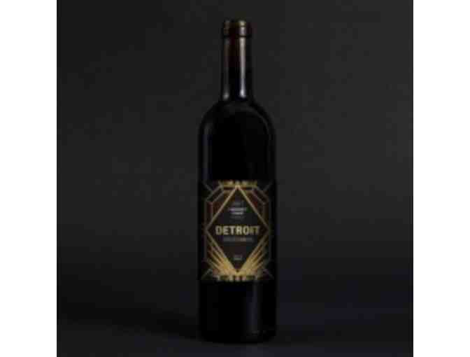 Pairing of White and Red Wine from Detroit Vineyards