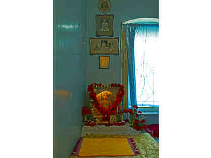 Yogananda's Meditation Room - Photo (10 offerings)