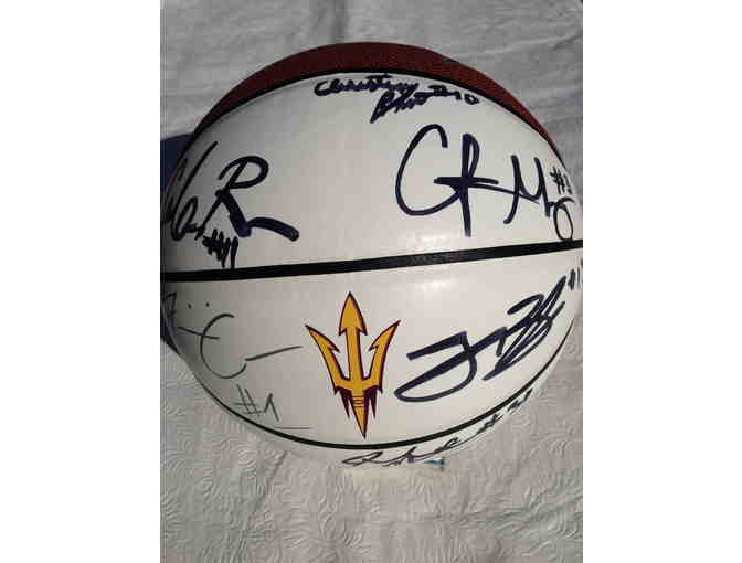 ASU AUTOGRAPHED BASKETBALL - Signed by the entire 2013-2014 Team