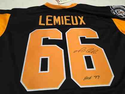 Mario Lemieux Signed Pittsburgh Penguins Jersey