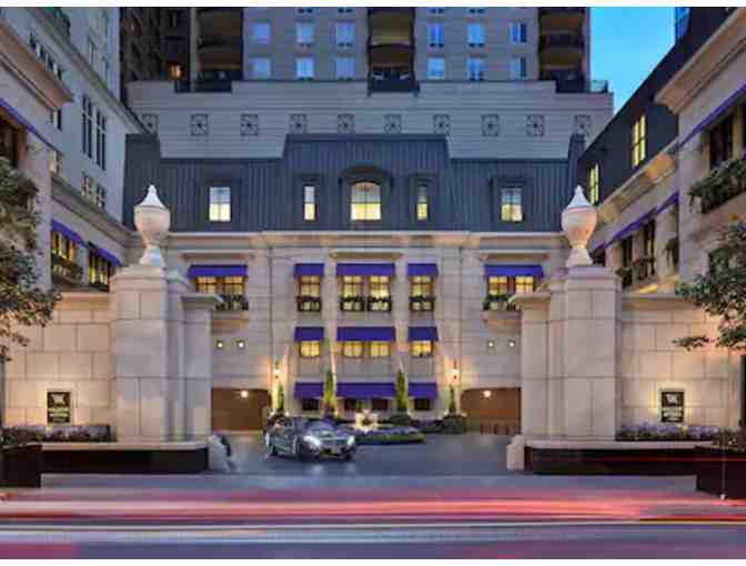 Chicago Weekend Getaway - Waldorf Astoria Junior Suite
