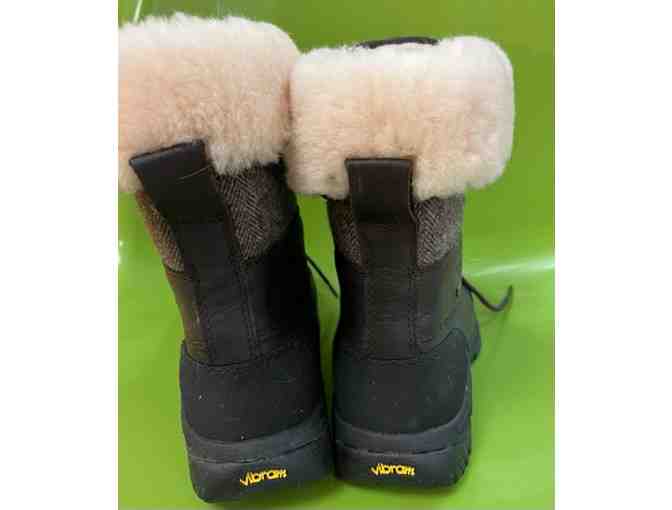 UGG BOOTS size 10