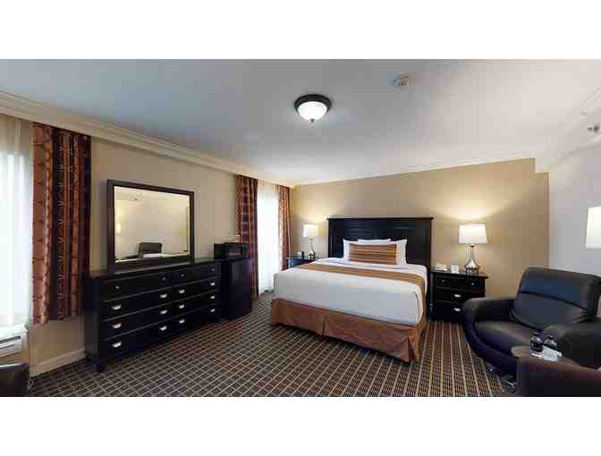 1 Night Stay at Wilshire Grand, 2 Tickets to Rumours of Fleetwood Mac & $100 Dinner - Photo 3