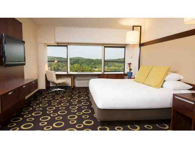 1 Night Stay at Hyatt Regency Morristown with Lunch, Dinner, & $50 to Glassworks Studio - Photo 3