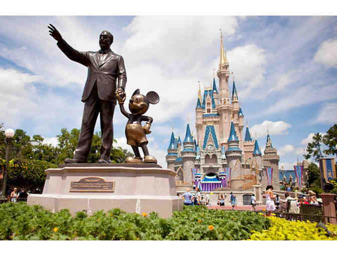 4 One Day Disney World Park Hopper Passes