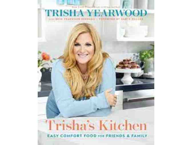 Book Package 'Good Eats' , 'Trisha's Kitchen' and 'Nom Nom Paleo Let's Go'