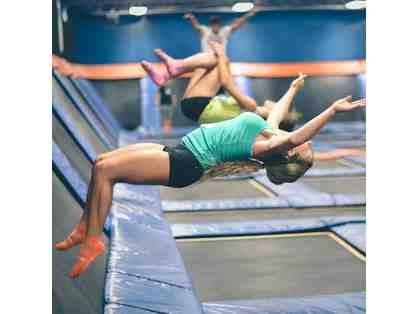 x5 Passes for a 1 Hour Session at Sky Zone Providence