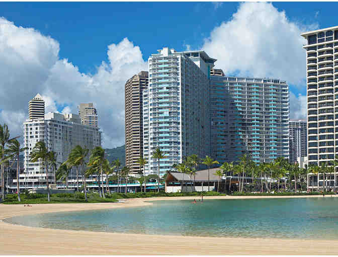 Hawaii Getaway - Ilikai Hotel & Luxury Suites - Photo 4