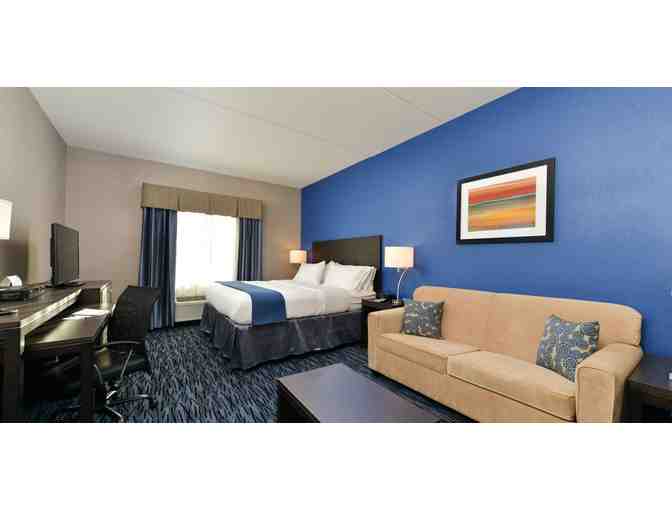 Stay at The Holiday Inn Express & Suites Peekskill