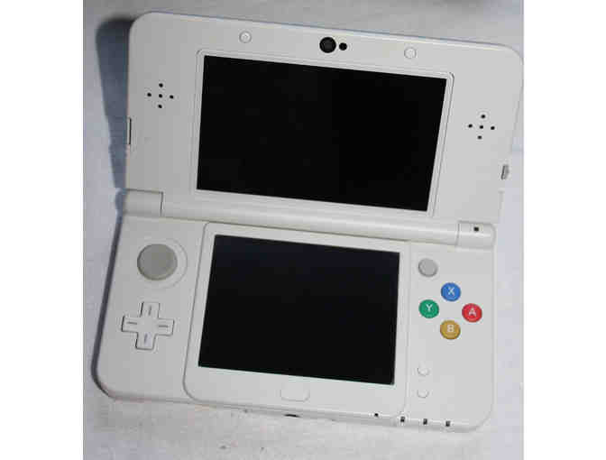 'New' Nintendo 3DS - Super Mario White Edition* + Black Case #4