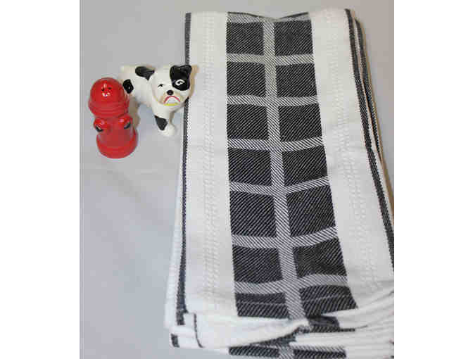 Dog & Fire Hydrant Salt & Pepper Shakers Set + 3 Tea Towels - NEW