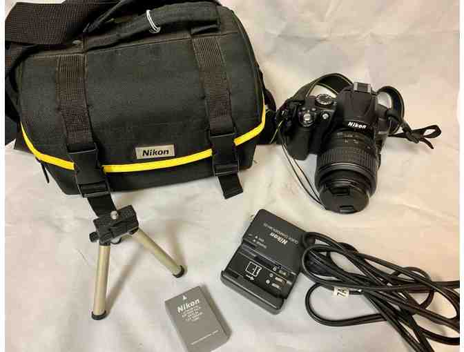 Nikon D D5000 12.3MP Digital SLR Camera